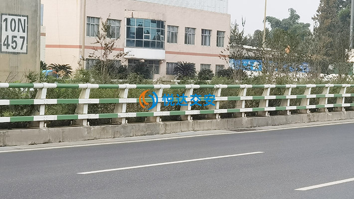 市政交通彩色围栏防撞护栏